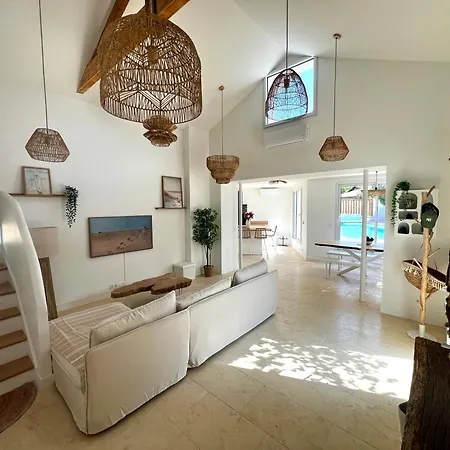 Villa Elara